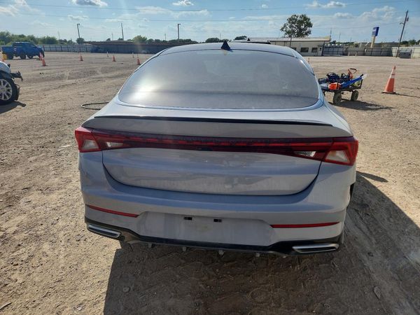 2022 KIA K5