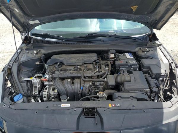 2022 HYUNDAI ELANTRA