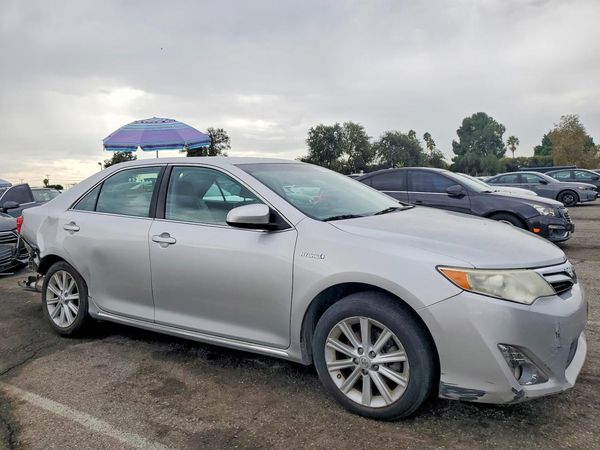 2014 TOYOTA CAMRY Hybrid