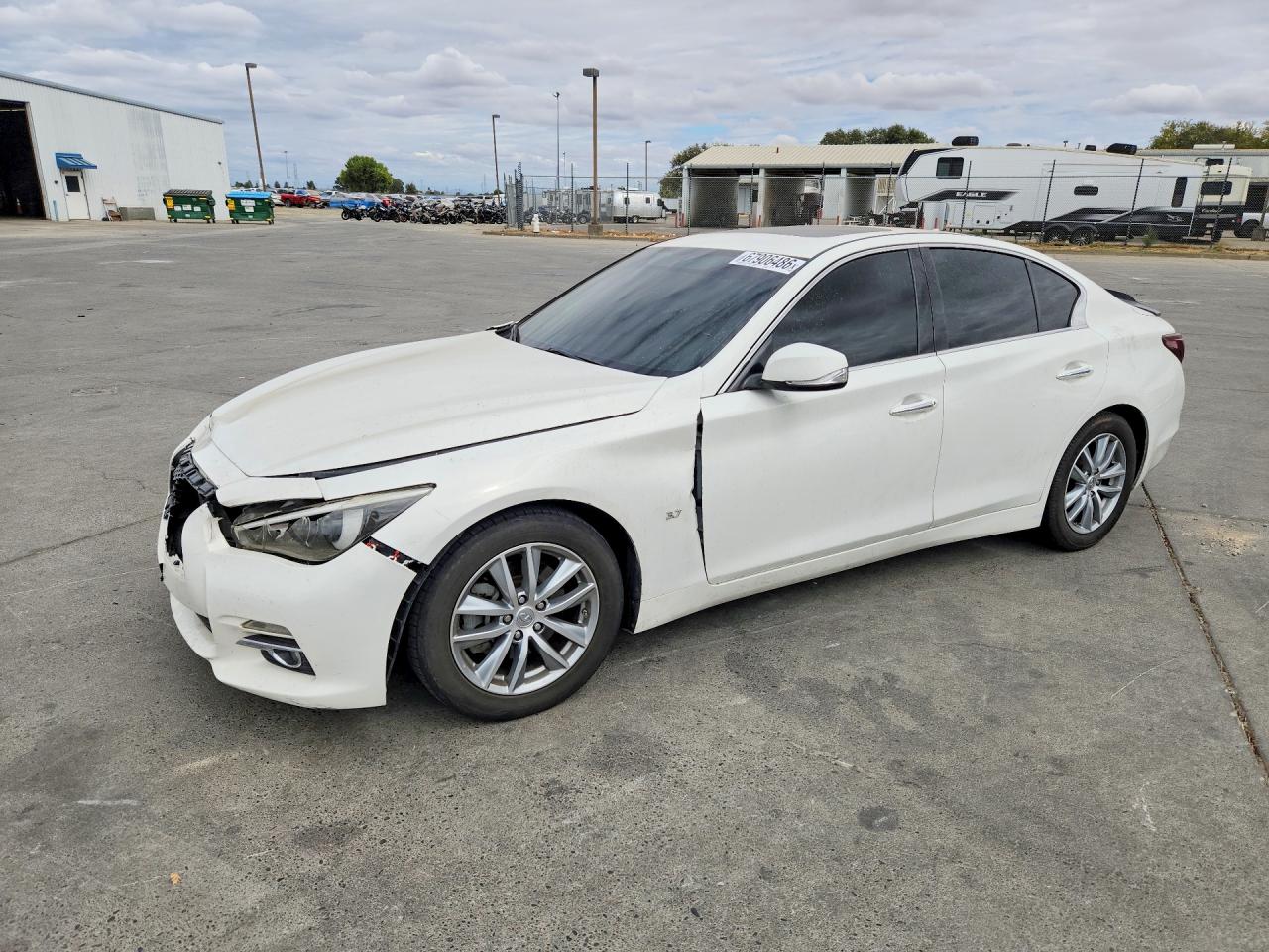 2015 INFINITI Q50