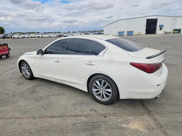 2015 INFINITI Q50