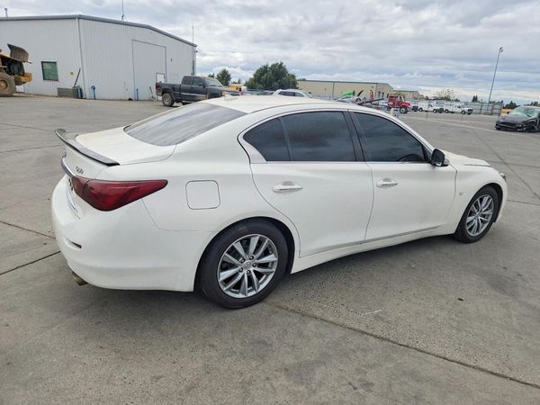 2015 INFINITI Q50