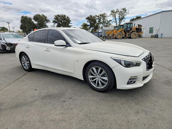 2015 INFINITI Q50