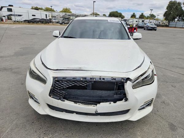 2015 INFINITI Q50