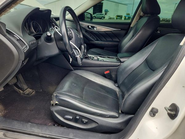 2015 INFINITI Q50