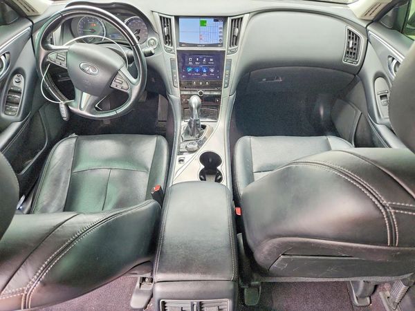 2015 INFINITI Q50
