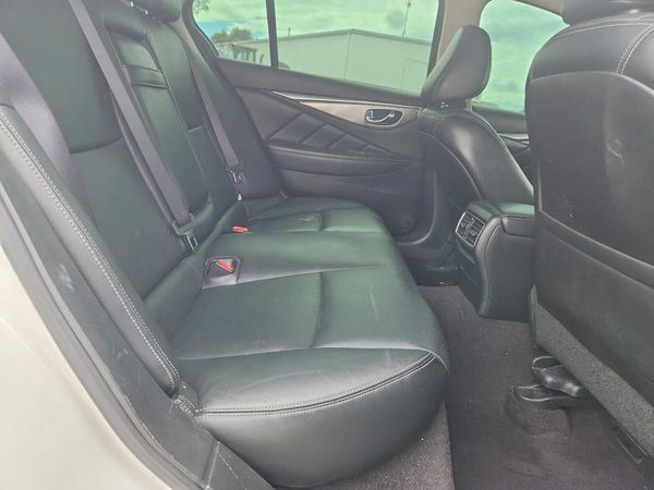 2015 INFINITI Q50