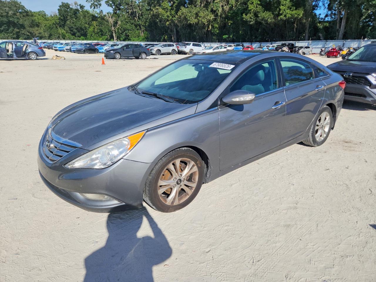 2013 HYUNDAI SONATA — Front 3/4