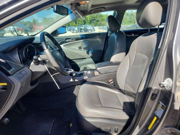 2013 HYUNDAI SONATA — DENT