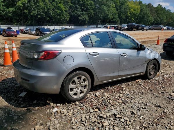 2013 MAZDA 3