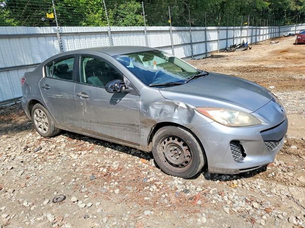 2013 MAZDA 3