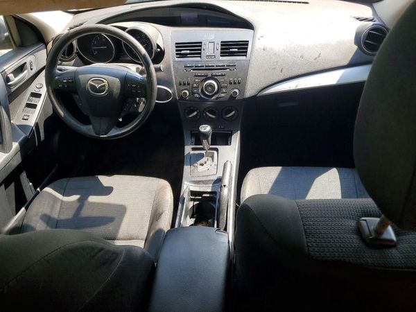 2013 MAZDA 3