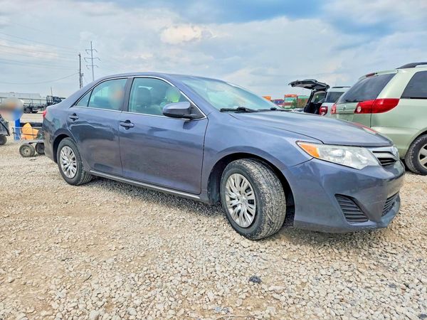 2014 TOYOTA CAMRY
