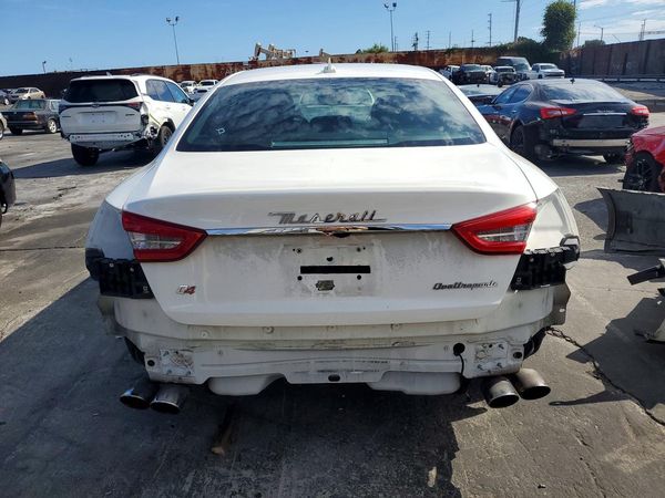 2014 MASERATI QUATTROPORTE Essence