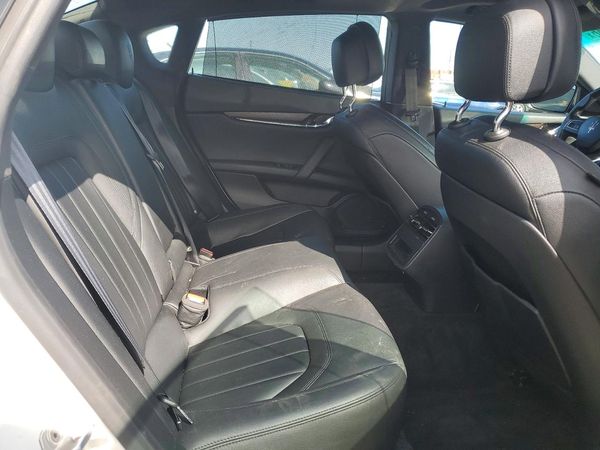 2014 MASERATI QUATTROPORTE Essence
