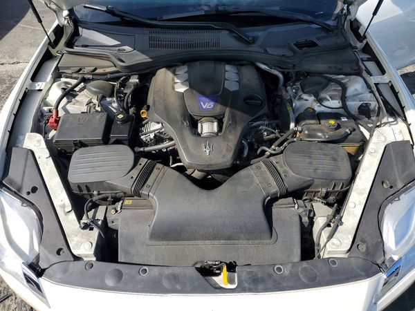 2014 MASERATI QUATTROPORTE Essence
