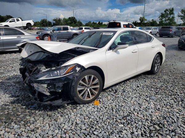 2019 LEXUS ES