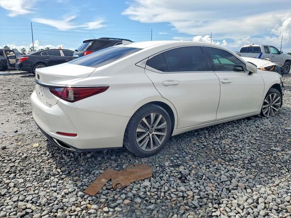 2019 LEXUS ES