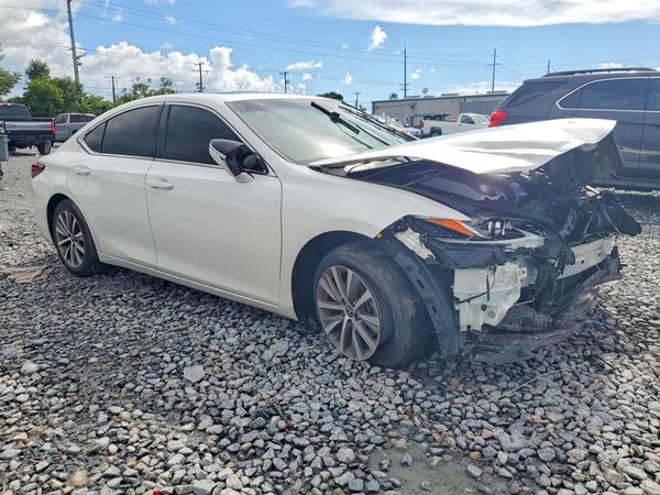 2019 LEXUS ES