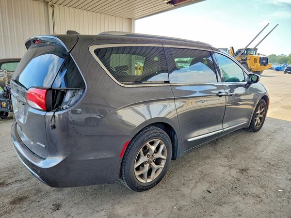 2018 CHRYSLER PACIFICA