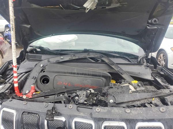 2022 JEEP COMPASS Latitude Lux, Altitude — Engine bay