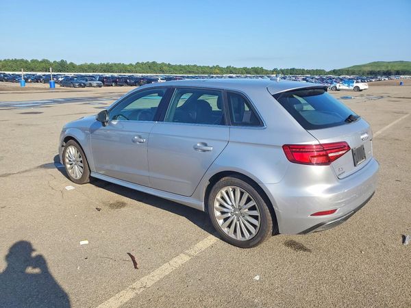 2017 AUDI A3 e-tron Premium Plus