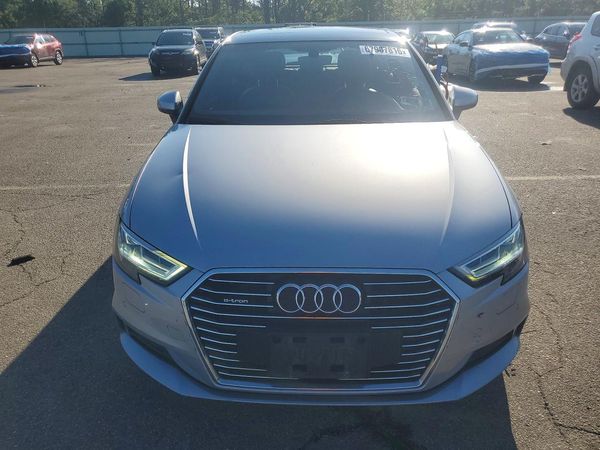 2017 AUDI A3 e-tron Premium Plus