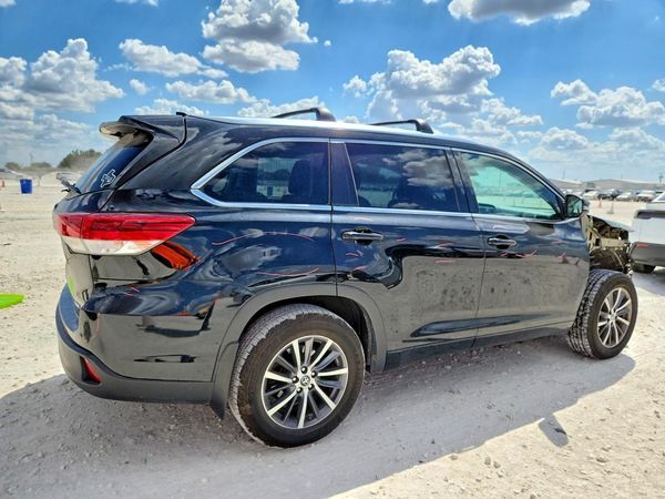 2018 TOYOTA HIGHLANDER SE/XLE
