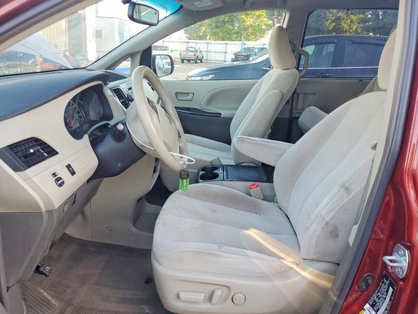 2014 TOYOTA SIENNA