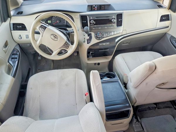 2014 TOYOTA SIENNA