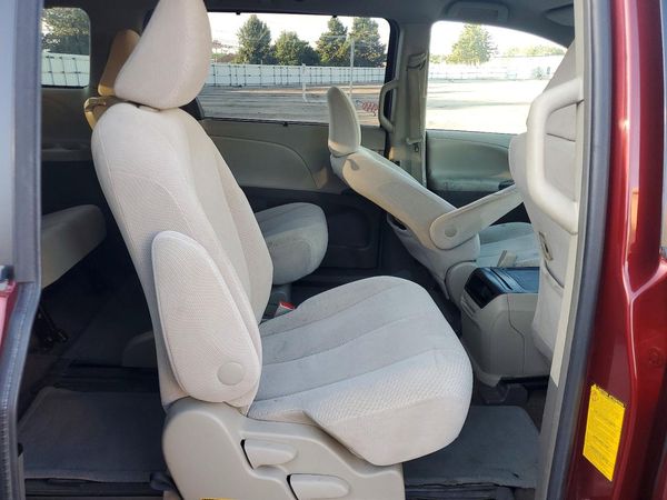 2014 TOYOTA SIENNA