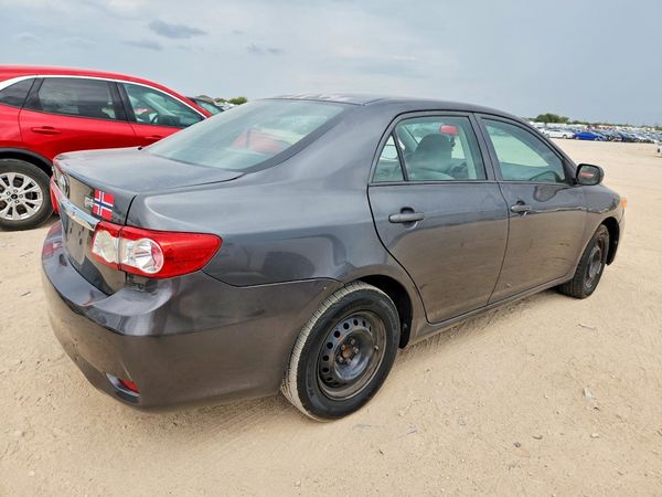 2013 TOYOTA COROLLA
