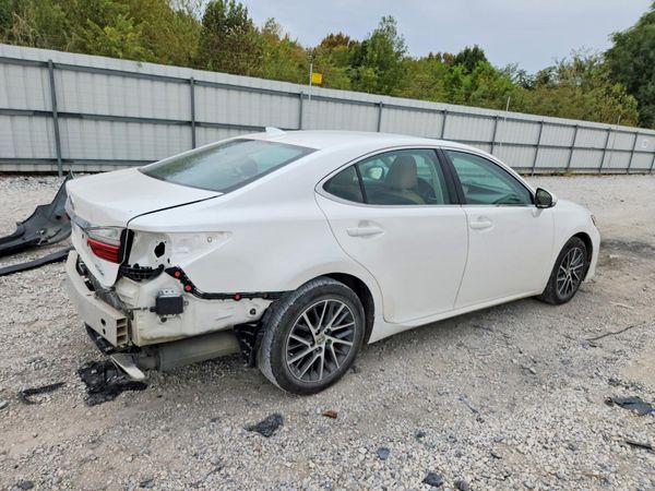 2016 LEXUS ES