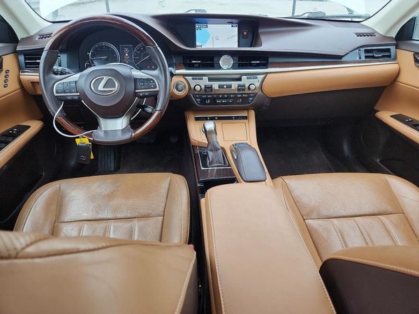 2016 LEXUS ES