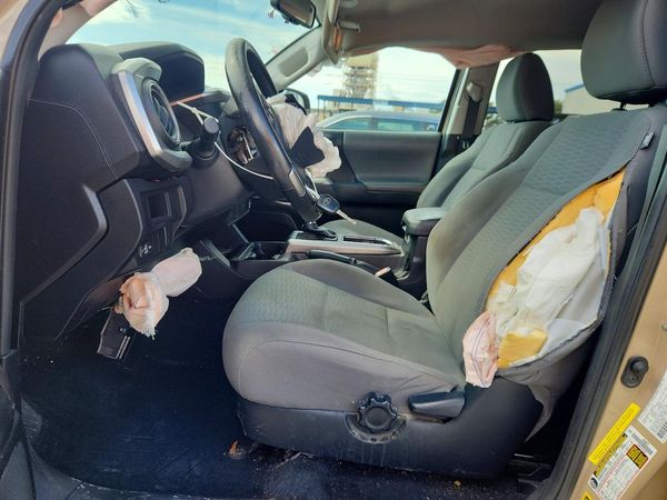 2017 TOYOTA TACOMA