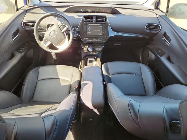 2016 TOYOTA PRIUS