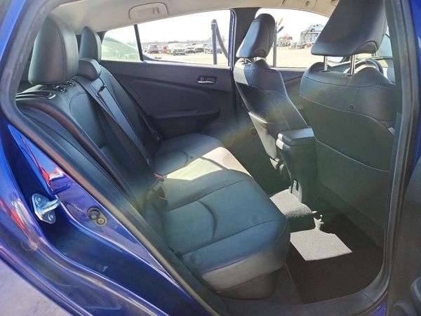2016 TOYOTA PRIUS