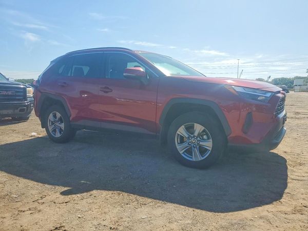 2022 TOYOTA RAV4 XLE — Passenger 3/4