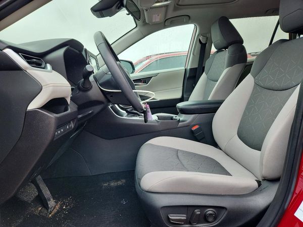 2022 TOYOTA RAV4 XLE — DENT