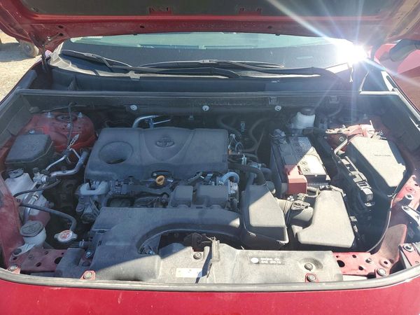 2022 TOYOTA RAV4 XLE — Engine bay