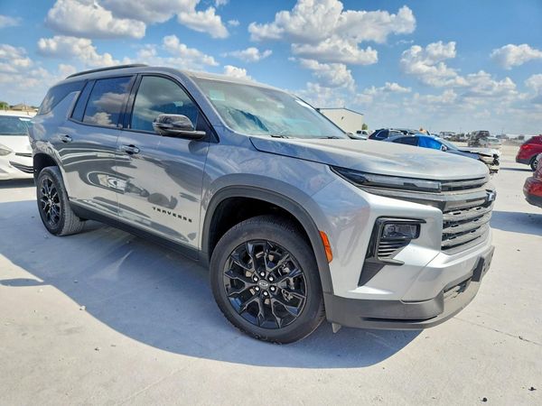 2026 CHEVROLET TRAVERSE LT — Passenger 3/4