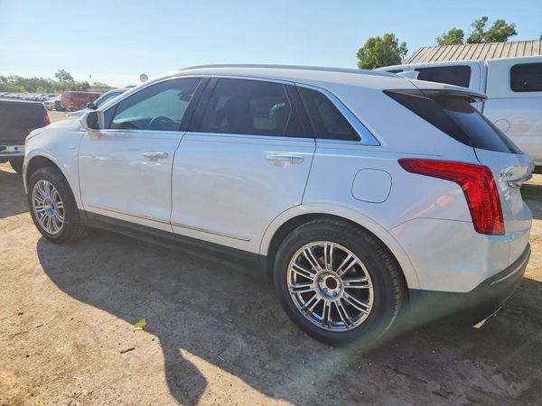 2017 CADILLAC XT5