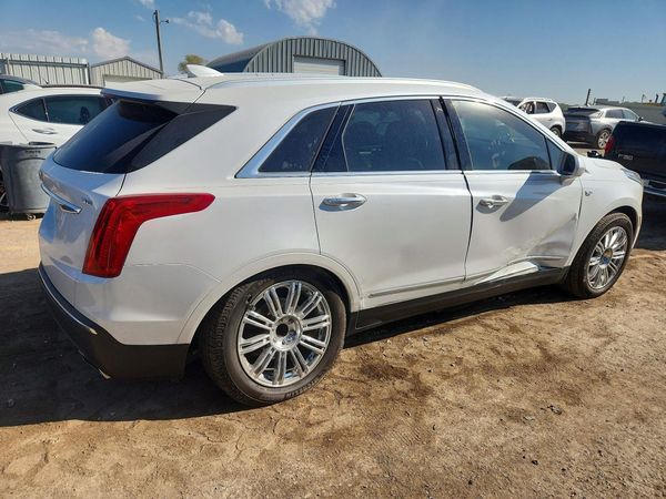 2017 CADILLAC XT5
