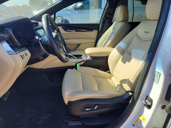 2017 CADILLAC XT5