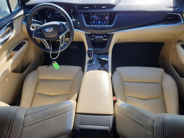2017 CADILLAC XT5