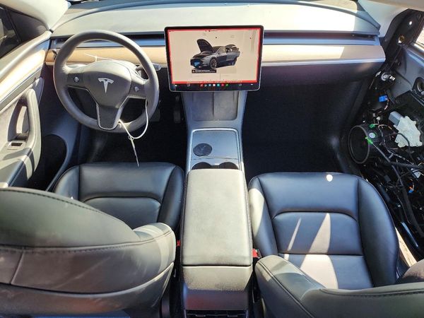 2024 TESLA MODEL Y