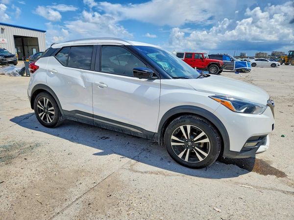 2020 NISSAN KICKS