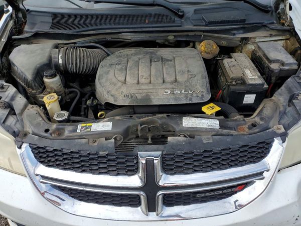 2013 DODGE CARAVAN SE — Engine bay