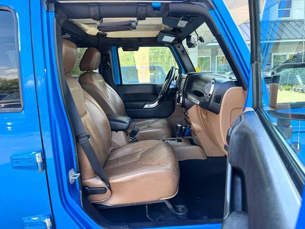 2015 JEEP WRANGLER UNLIMITED SAHARA 4X4