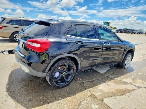 2018 MERCEDES-BENZ GLA